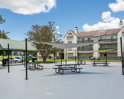 pecan grove apartments picnic area apartment picnic area in Alexandria, Louisiana